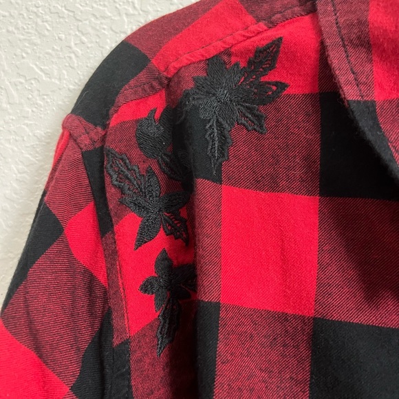 Chris Stapleton Whiskey and You Upcycled Flannel - Picture 10 of 10